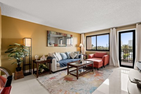 Copropriété à vendre à Hallandale Beach, Floride: 1 chambre, 81.38 m2 № 2147158 - photo 6