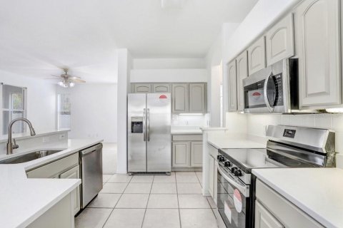 Купить виллу или дом в Брэндон, Флорида 9 комнат, 243.22м2, № 1567019 - фото 20