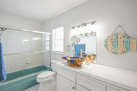 Condo in South Pasadena, Florida, 1 bedroom  № 1875795 - photo 12