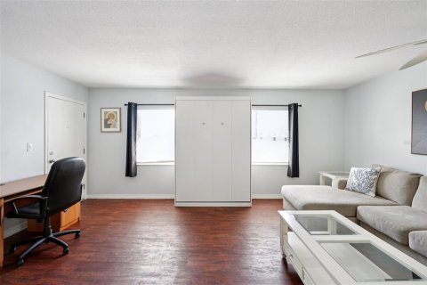 Condo in South Pasadena, Florida, 1 bedroom  № 1875795 - photo 5