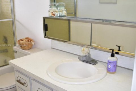 Copropriété à vendre à Sunrise, Floride: 1 chambre, 80.08 m2 № 1993052 - photo 17