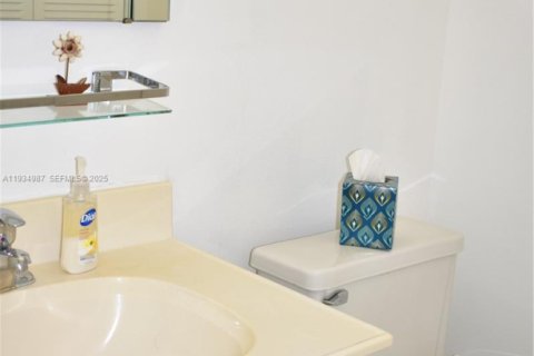 Copropriété à vendre à Sunrise, Floride: 1 chambre, 80.08 m2 № 1993052 - photo 19