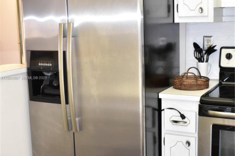 Copropriété à vendre à Sunrise, Floride: 1 chambre, 80.08 m2 № 1993052 - photo 10