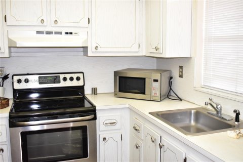 Copropriété à vendre à Sunrise, Floride: 1 chambre, 80.08 m2 № 1993052 - photo 9