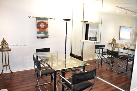 Copropriété à vendre à Sunrise, Floride: 1 chambre, 80.08 m2 № 1993052 - photo 11