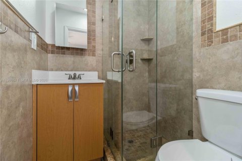 Villa ou maison à vendre à Miami, Floride: 4 chambres № 2055770 - photo 17