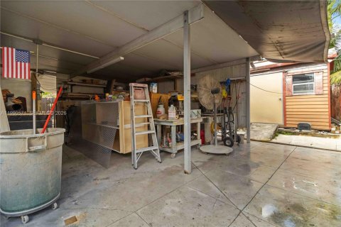 Villa ou maison à vendre à Miami, Floride: 4 chambres № 2055770 - photo 28