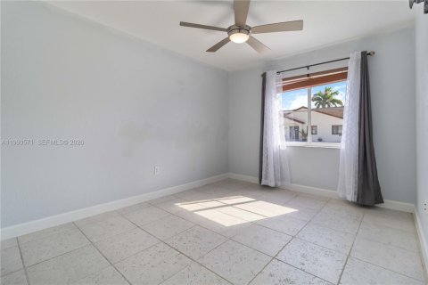 Villa ou maison à vendre à Miami, Floride: 4 chambres № 2055770 - photo 13