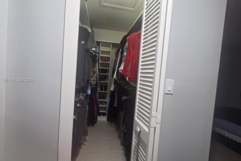 Villa ou maison à vendre à Miami, Floride: 4 chambres № 2055770 - photo 20