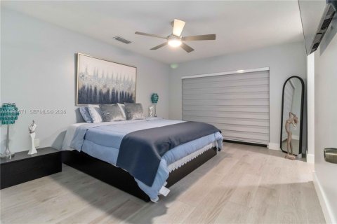 Villa ou maison à vendre à Miami, Floride: 4 chambres № 2055770 - photo 18