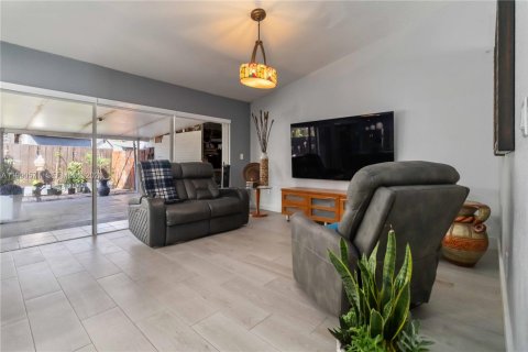 Villa ou maison à vendre à Miami, Floride: 4 chambres № 2055770 - photo 7