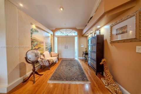 Villa ou maison à vendre à Plantation, Floride: 6 chambres, 354.14 m2 № 2400722 - photo 5