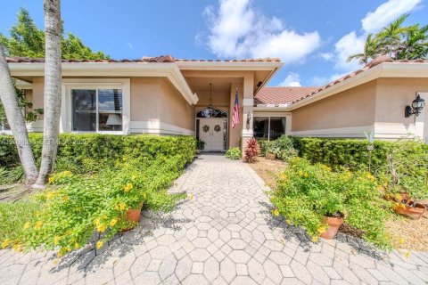 Villa ou maison à vendre à Plantation, Floride: 6 chambres, 354.14 m2 № 2400722 - photo 4