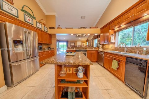 Villa ou maison à vendre à Plantation, Floride: 6 chambres, 354.14 m2 № 2400722 - photo 13