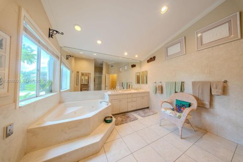 Villa ou maison à vendre à Plantation, Floride: 6 chambres, 354.14 m2 № 2400722 - photo 20