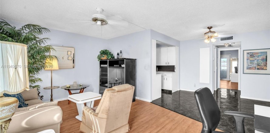 Condominio en Deerfield Beach, Florida, 1 dormitorio  № 2146421