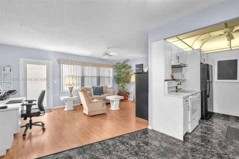 Condominio en venta en Deerfield Beach, Florida, 1 dormitorio, 68.56 m2 № 2146421 - foto 4