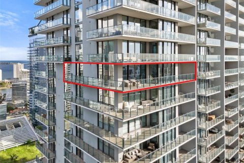 Condo in Miami, Florida, 3 bedrooms  № 1991054 - photo 11