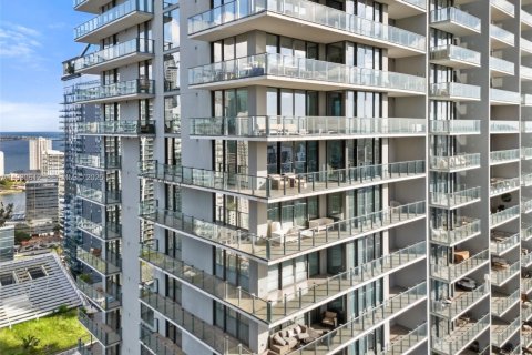 Condo in Miami, Florida, 3 bedrooms  № 1991054 - photo 12