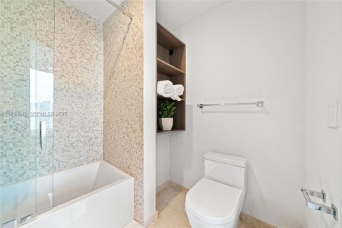 Condo in Miami, Florida, 3 bedrooms  № 1991054 - photo 30