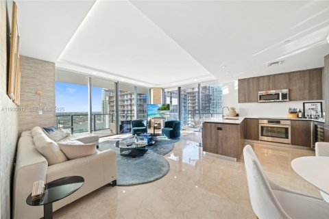 Condo in Miami, Florida, 3 bedrooms  № 1991054 - photo 2
