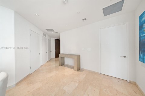 Condo in Miami, Florida, 3 bedrooms  № 1991054 - photo 8