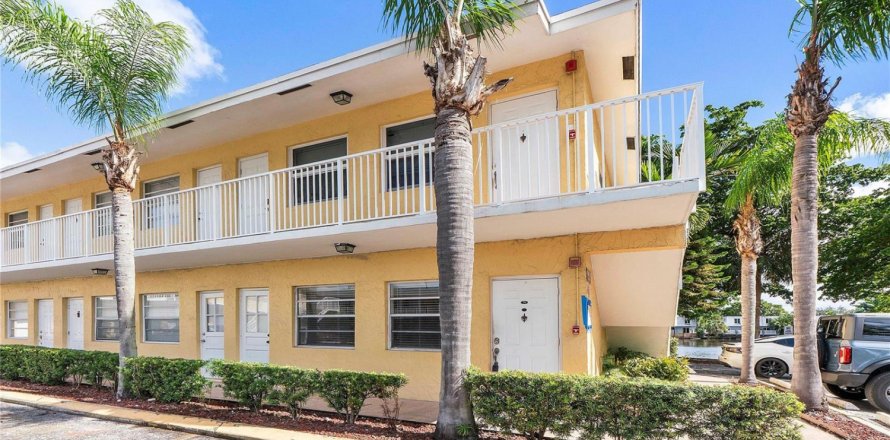 Condo in Oakland Park, Florida, 2 bedrooms  № 2174290