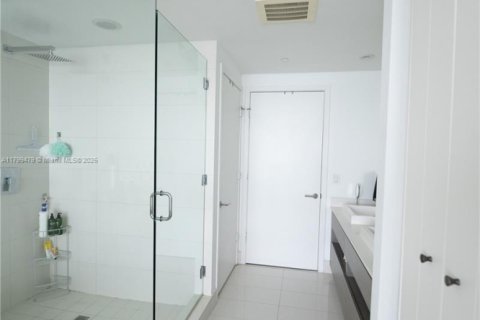 Condo in Miami, Florida, 2 bedrooms  № 1695499 - photo 12