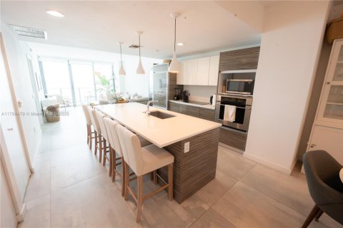 Condo in Miami, Florida, 2 bedrooms  № 1695499 - photo 6