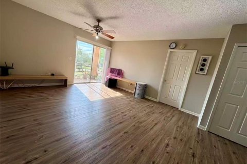 Condo in Orlando, Florida, 2 bedrooms  № 2149168 - photo 16