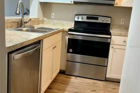 Condo in Orlando, Florida, 2 bedrooms  № 2149168 - photo 12
