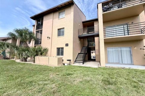 Condo in Orlando, Florida, 2 bedrooms  № 2149168 - photo 2