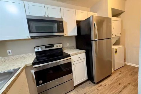Condo in Orlando, Florida, 2 bedrooms  № 2149168 - photo 11