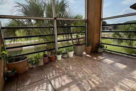 Condo in Orlando, Florida, 2 bedrooms  № 2149168 - photo 29