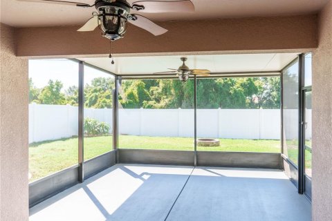 Villa ou maison à louer à Spring Hill, Floride: 4 chambres, 193.42 m2 № 2400350 - photo 25