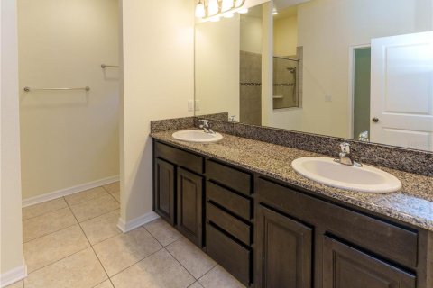 Villa ou maison à louer à Spring Hill, Floride: 4 chambres, 193.42 m2 № 2400350 - photo 18