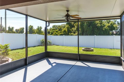 Villa ou maison à louer à Spring Hill, Floride: 4 chambres, 193.42 m2 № 2400350 - photo 27
