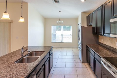 Villa ou maison à louer à Spring Hill, Floride: 4 chambres, 193.42 m2 № 2400350 - photo 7