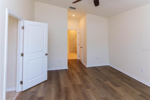 Villa ou maison à louer à Spring Hill, Floride: 4 chambres, 193.42 m2 № 2400350 - photo 15