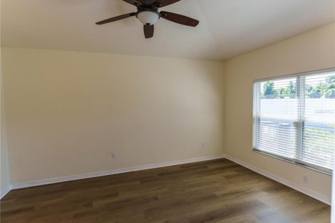 Villa ou maison à louer à Spring Hill, Floride: 4 chambres, 193.42 m2 № 2400350 - photo 13