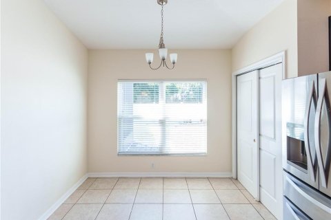 Villa ou maison à louer à Spring Hill, Floride: 4 chambres, 193.42 m2 № 2400350 - photo 10