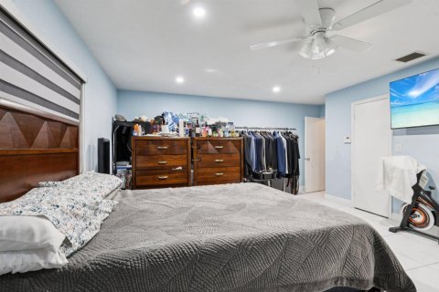 Casa en venta en Davie, Florida, 5 dormitorios, 213.12 m2 № 2077807 - foto 20