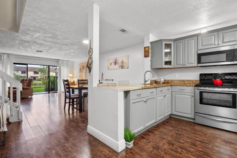 Adosado en venta en Coconut Creek, Florida, 2 dormitorios, 137.5 m2 № 2261271 - foto 4