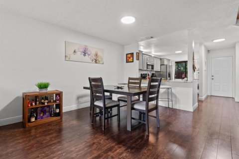 Adosado en venta en Coconut Creek, Florida, 2 dormitorios, 137.5 m2 № 2261271 - foto 16