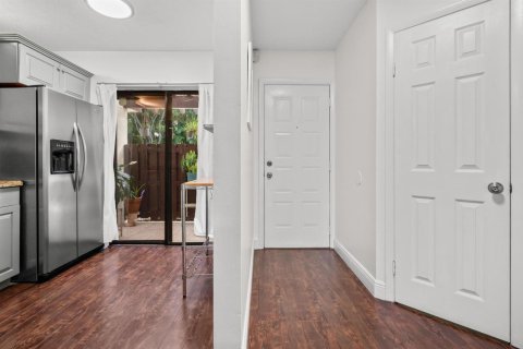 Adosado en venta en Coconut Creek, Florida, 2 dormitorios, 137.5 m2 № 2261271 - foto 11