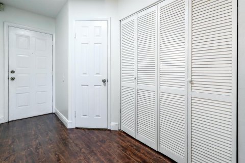 Adosado en venta en Coconut Creek, Florida, 2 dormitorios, 137.5 m2 № 2261271 - foto 12