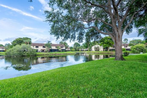 Adosado en venta en Coconut Creek, Florida, 2 dormitorios, 137.5 m2 № 2261271 - foto 3