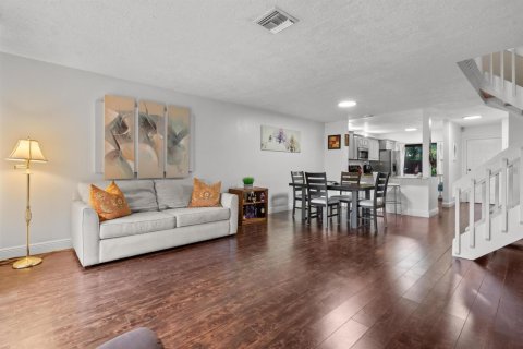 Adosado en venta en Coconut Creek, Florida, 2 dormitorios, 137.5 m2 № 2261271 - foto 23