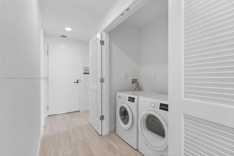 Copropriété à vendre à Miami Beach, Floride: 2 chambres, 92.44 m2 № 1938224 - photo 15