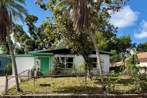 Купить виллу или дом в Сарасота, Флорида 5 комнат, 90.95м2, № 1688541 - фото 1